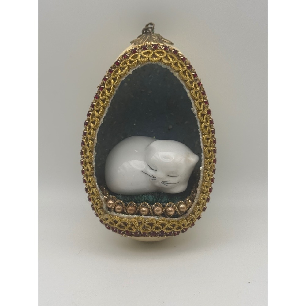 Vintage Style Diorama Egg Ornament Sleeping White Cat Christmas Tree Rhinestones